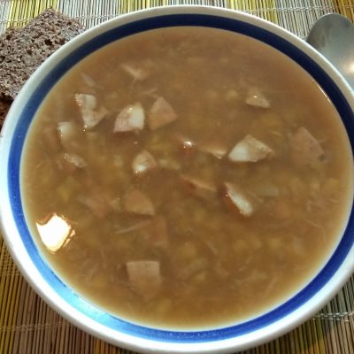 Суп из гороховой крупы и домашней колбасы - рецепт с фото