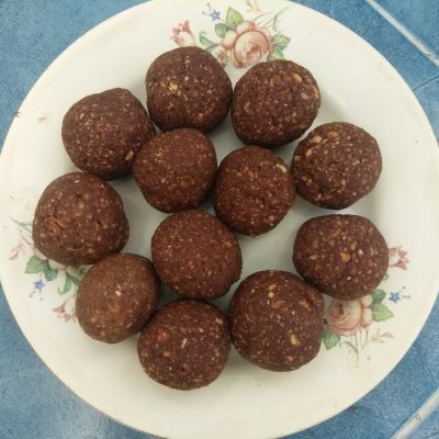 Домашние конфеты из фиников и арахиса - рецепт с фото