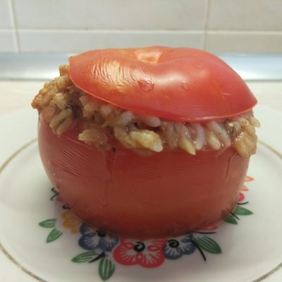 Помидоры, фаршированные рисом и килькой в томате - рецепт с фото