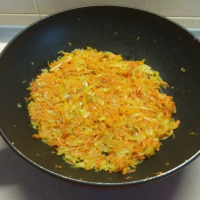 Фото рецепта - Паштет из куриной печени с чесноком и морковью - шаг 4
