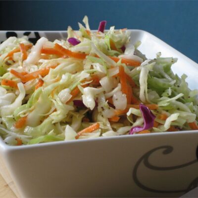 Салат из маринованной капусты - рецепт с фото