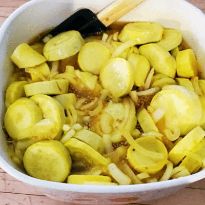 Кабачки, маринованные с чесноком и луком - рецепт с фото