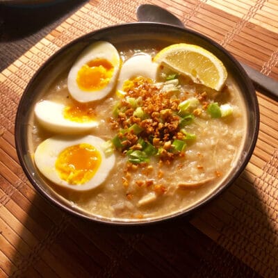 Густой рисовый суп, сваренный на куриных крылышках - рецепт с фото