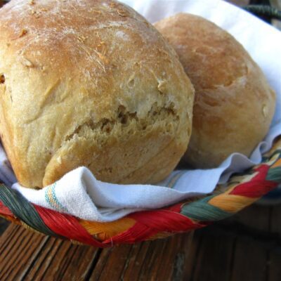 Хрустящий пшеничный хлеб с медом - рецепт с фото