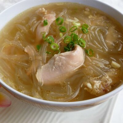 Куриный суп с рисовой лапшой - рецепт с фото