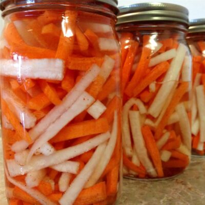 Маринованные дайкон и морковь - рецепт с фото