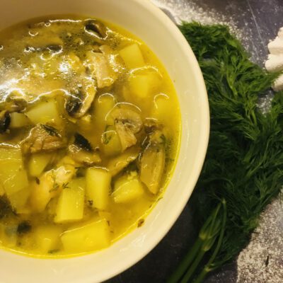 Грибной суп с гречкой на курином бульоне - рецепт с фото