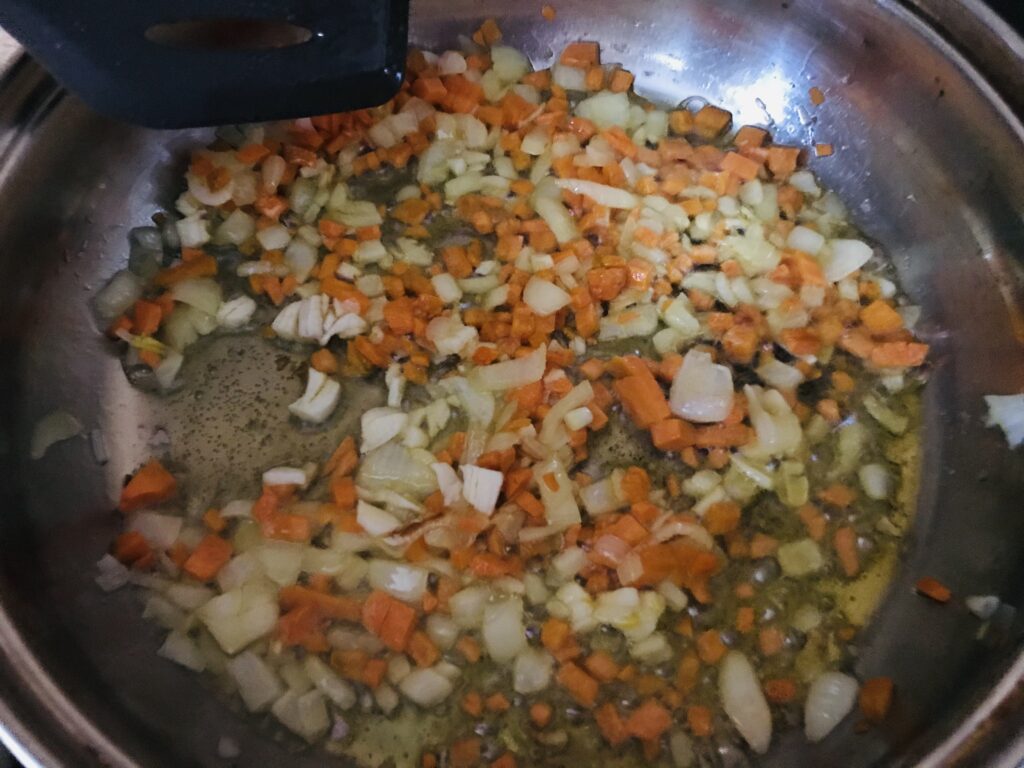 Фото рецепта - Овощной суп на свином бульоне - шаг 3