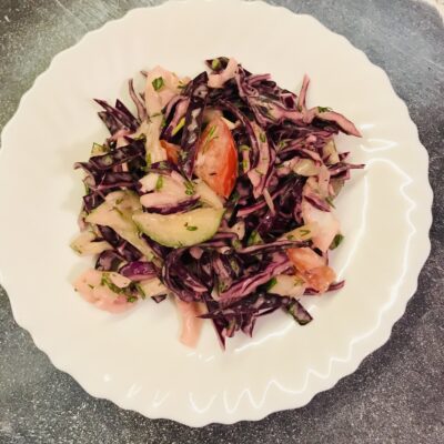Вкусный салат из краснокочанной капусты и овощей - рецепт с фото