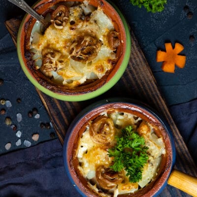 Запеченная картошка с грибами и сыром (в горшочках) - рецепт с фото
