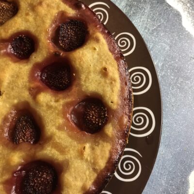 Клубничный пирог в мультиварке - рецепт с фото