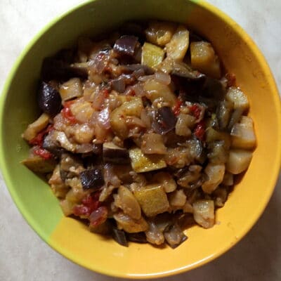 Овощное рагу с кабачками и баклажанами - рецепт с фото