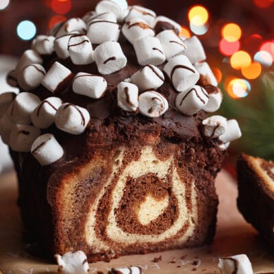 Кекс «Зебра» с шоколадом и маршмеллоу - рецепт с фото