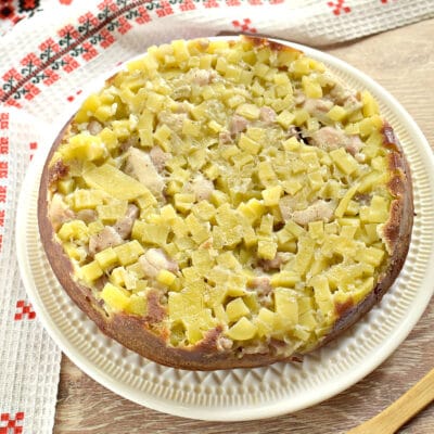 Заливной пирог на сметане с картофелем и курицей - рецепт с фото