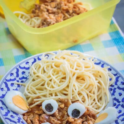 Спагетти с фаршем и соусом - рецепт с фото