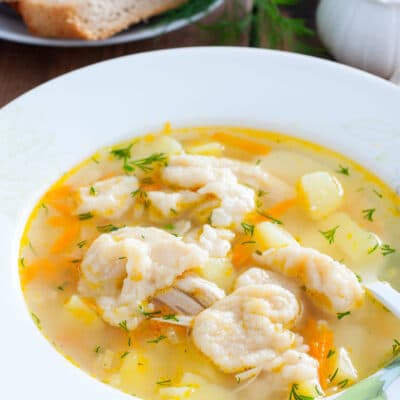 Домашний суп на курином бульоне с клецками - рецепт с фото