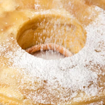 Яблочный заливной пирог-перевертыш - рецепт с фото