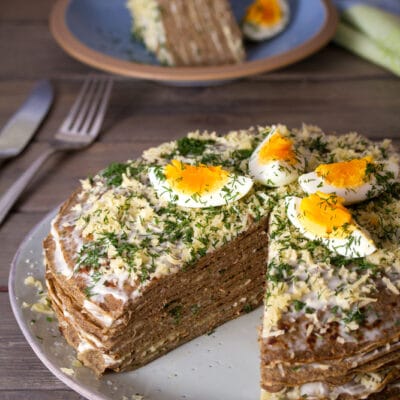 Печеночный торт с сыром и зеленью - рецепт с фото
