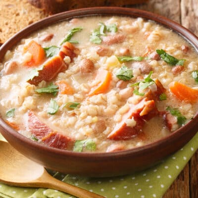 Суп с перловкой, фасолью и копченостями - рецепт с фото