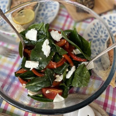 Салат из брынзы и шпината - рецепт с фото