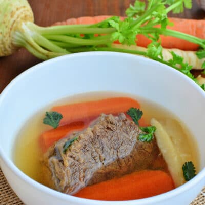 Говяжий бульон с мясом и овощами - рецепт с фото