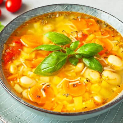 Овощной суп с фасолью и вермишелью