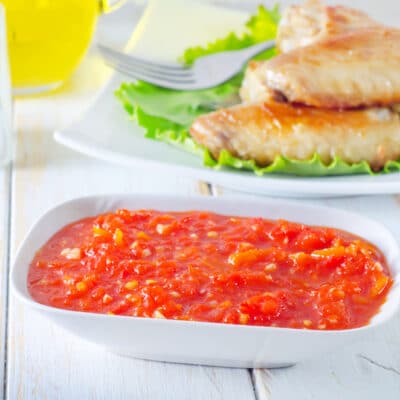 Острый томатный соус с чили и чесноком - рецепт с фото