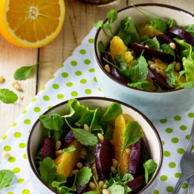 Свекольный салат с апельсином и орешками - рецепт с фото