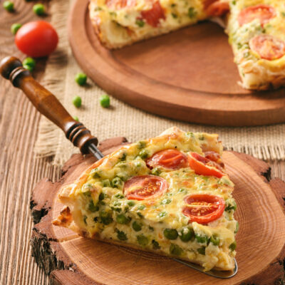 Тарт с зелёным горошком, помидорами, яйцами и сыром - рецепт с фото