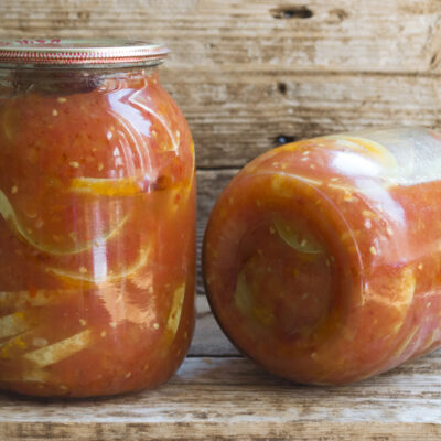 Кабачки в томатном соусе на зиму - рецепт с фото