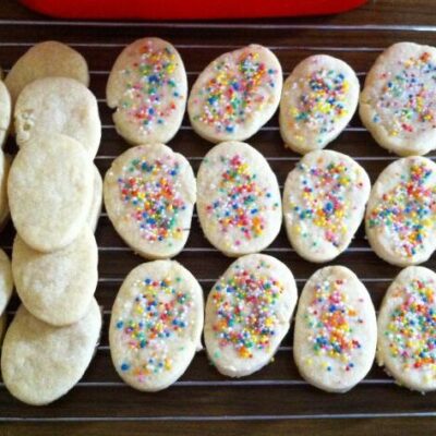 Домашнее песочное печенье на сметане - рецепт с фото