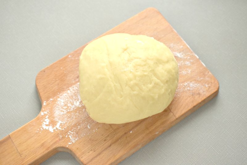 Фото рецепта - Чебуреки с куриным фаршем и зеленым луком (тесто на сливочном масле) - шаг 1