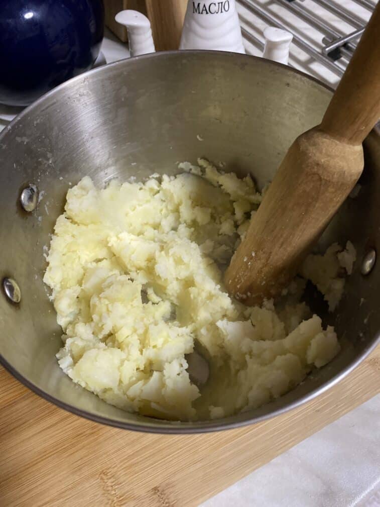 Фото рецепта - Картофельная запеканка с фаршем и грибами - шаг 2