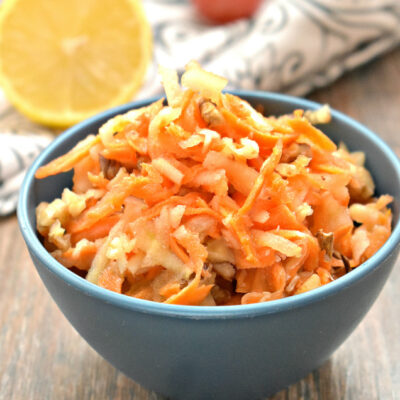 Сладкий салат из моркови с орехами - рецепт с фото