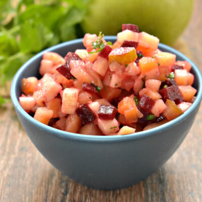 Овощной салат со свеклой и яблоком - рецепт с фото