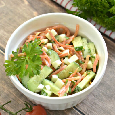 Салат с морковью по-корейски и свежим огурцом - рецепт с фото