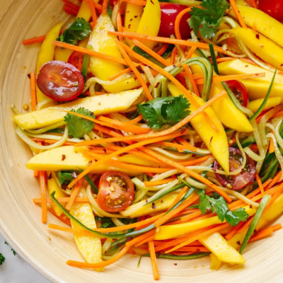 Тайский салат из огурца, моркови и манго - рецепт с фото