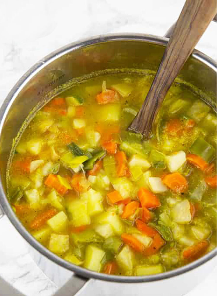 Фото рецепта - Густой овощной суп с сельдереем - шаг 4
