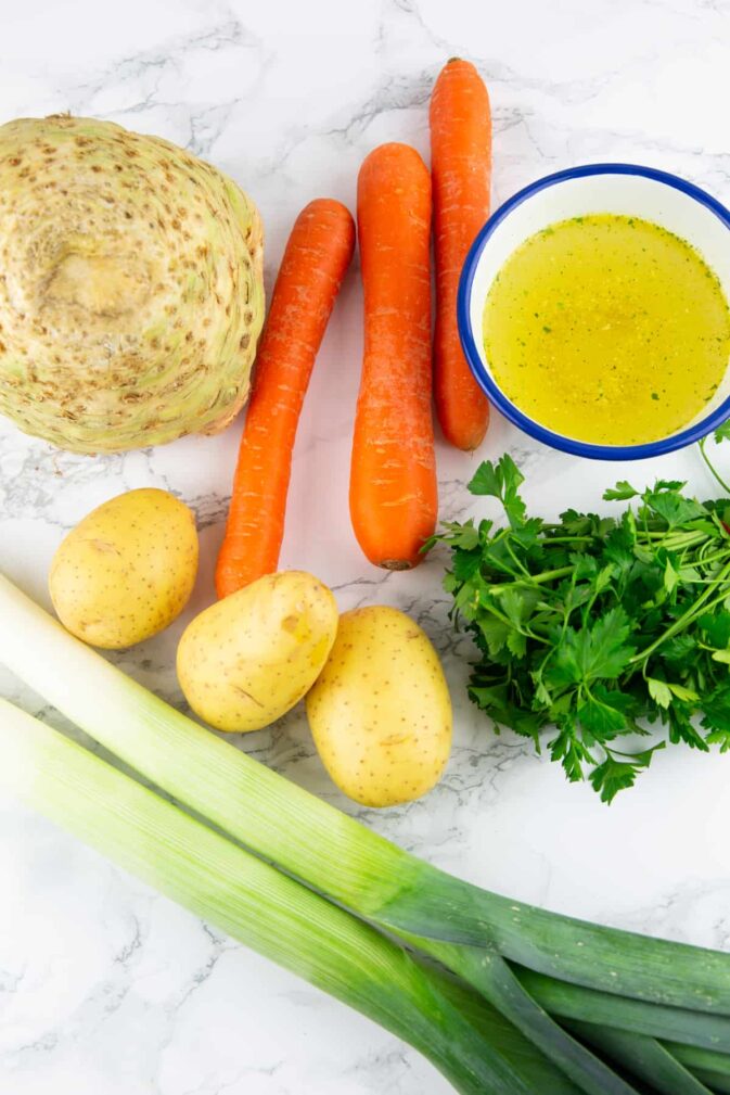Фото рецепта - Густой овощной суп с сельдереем - шаг 1