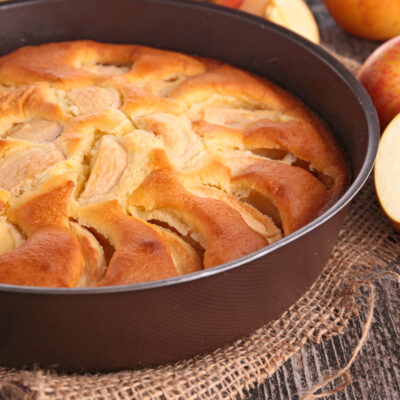 Пирог с яблоками на сливочном масле - рецепт с фото