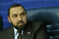 Депутат Хамзаев выступил против продажи алкоголя во время майских праздников