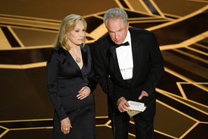 HOLLYWOOD, CA - MARCH 04:  Actors Faye Dunaway (L) and Warren Beatty speak onstage during the 90th Annual Academy Awards at the Dolby Theatre at Hollywood & Highland Center on March 4, 2018 in Hollywood, California.  (Photo by Kevin Winter/Getty Images)