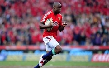  Ugo Monye of British and Irish Lions breaks to score a try during the Third Test match between South Africa and British and Irish Lions at Ellis Park Stadium on July 4, 2009 in Johannesburg, South Africa