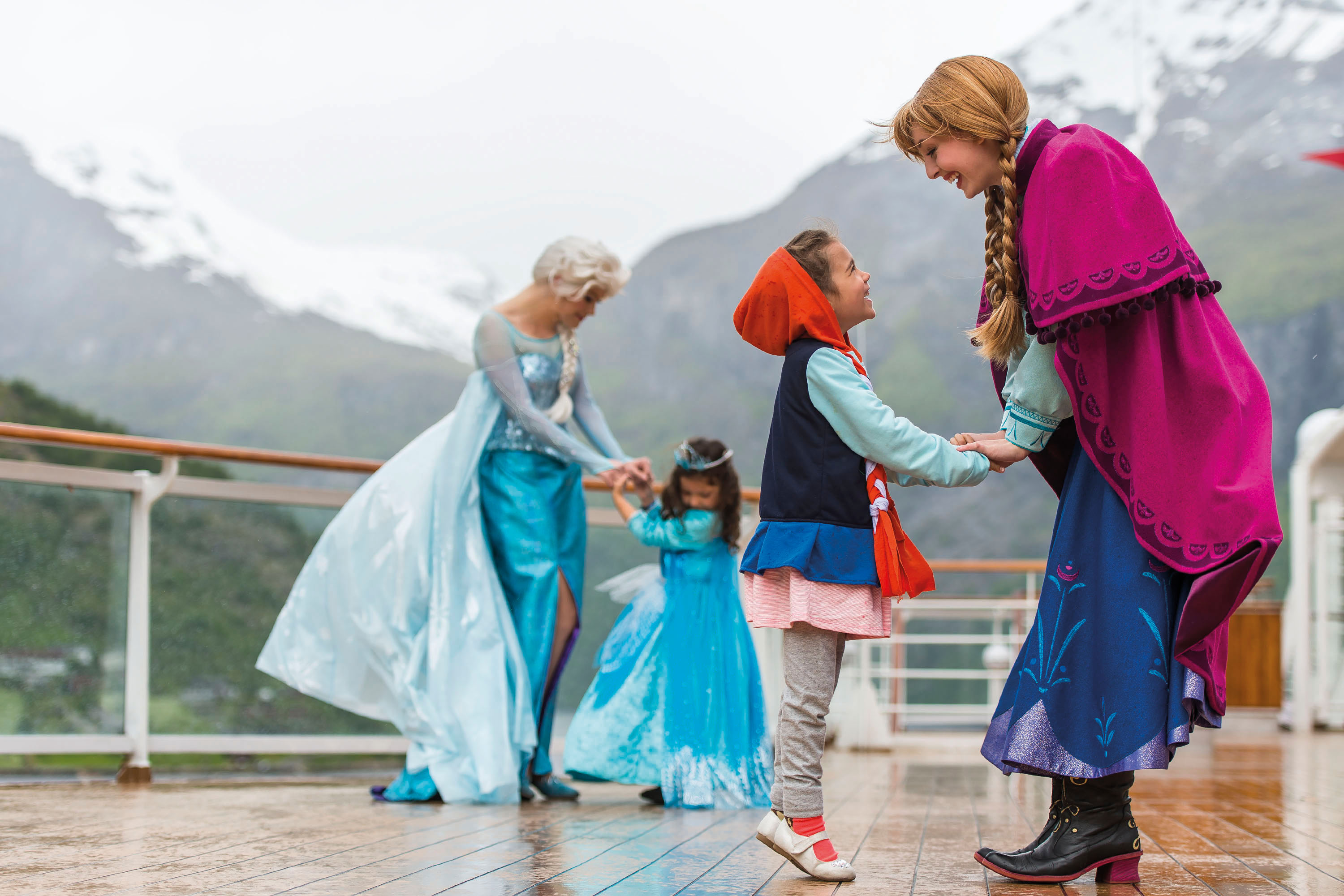 Disney Wish offers passengers Frozen-themed experiences including picnics and games