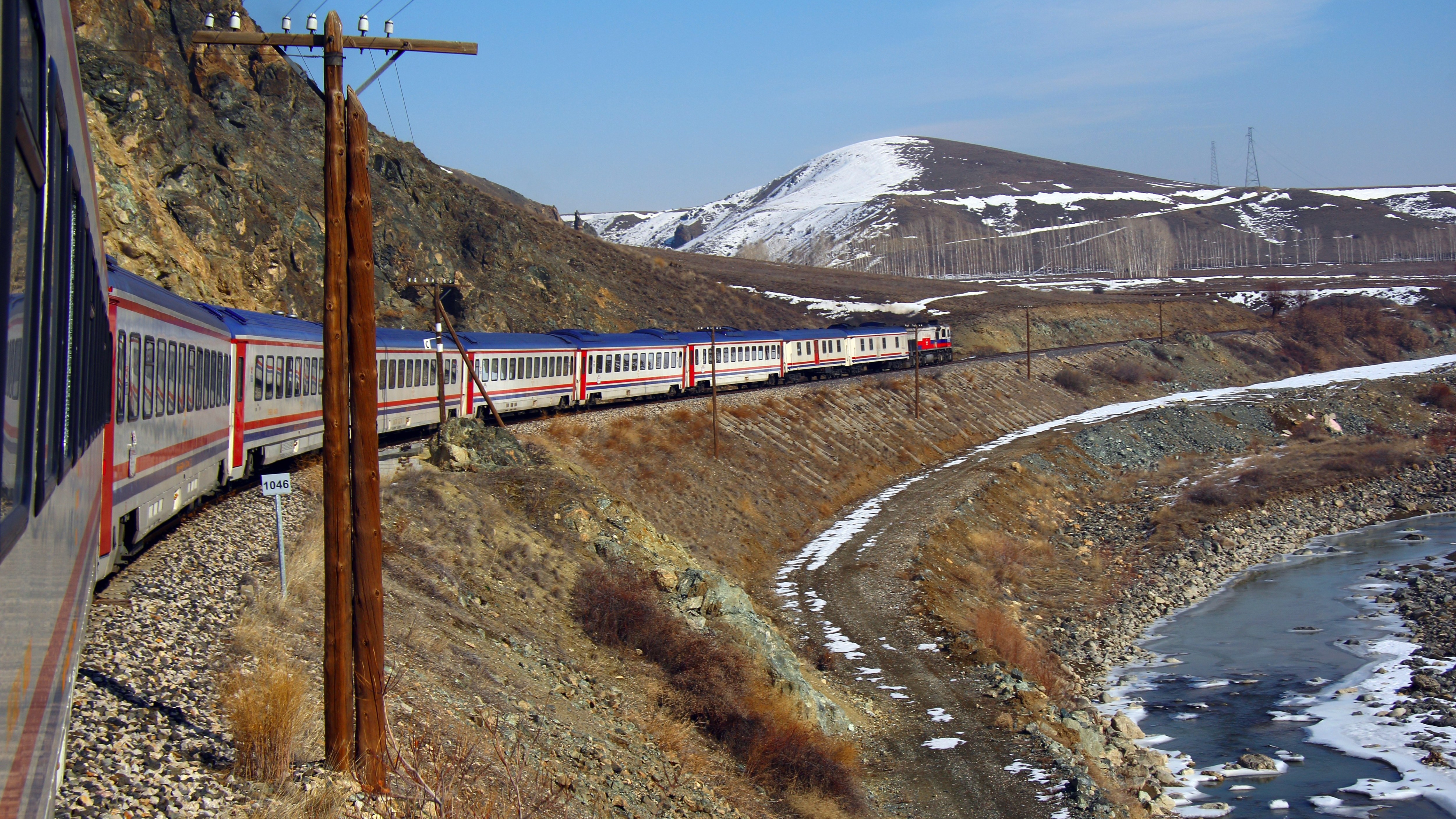 The Eastern Express between travels between Ankara and Kars