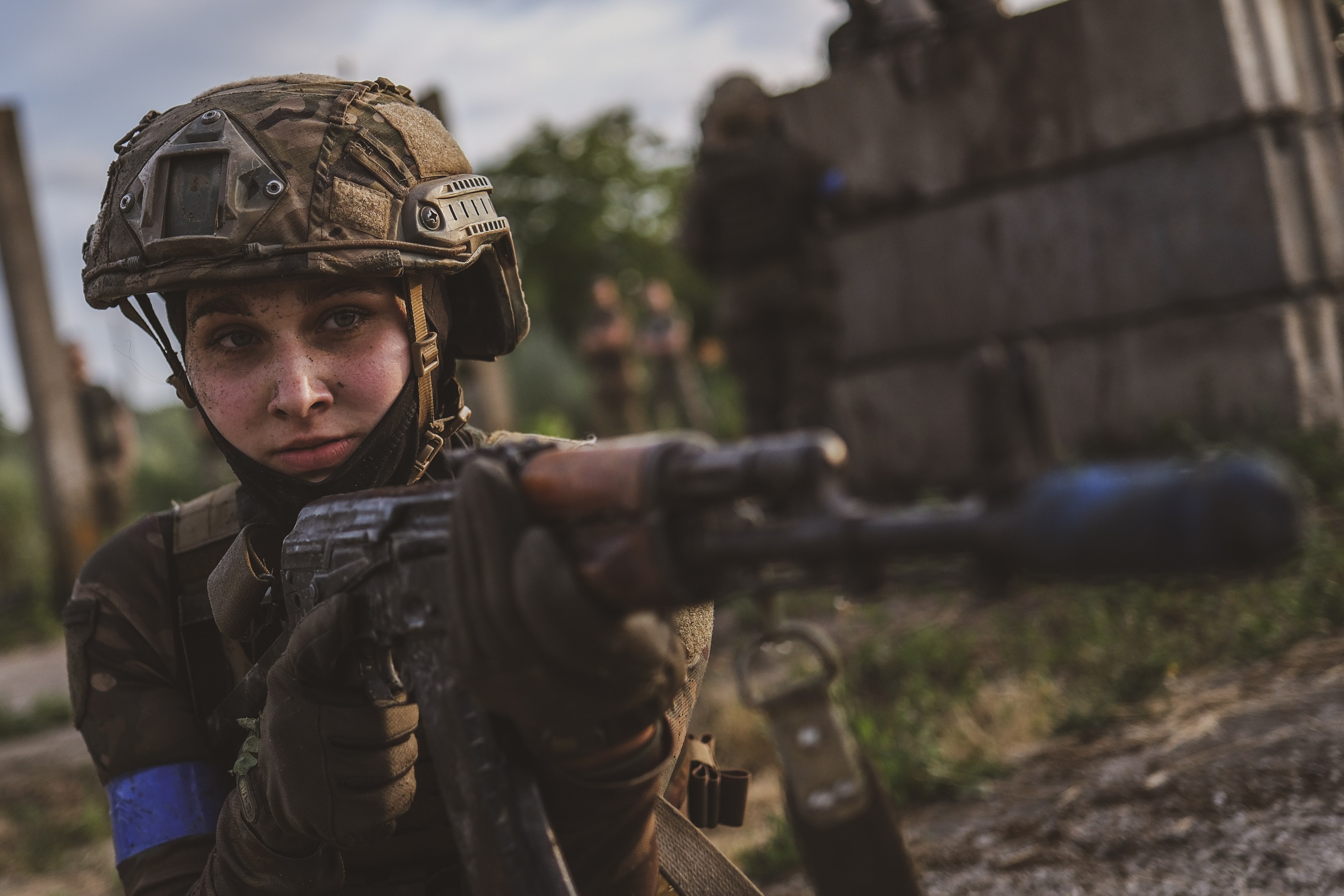 With recruits dwindling, Ukraine is urged to mobilise women