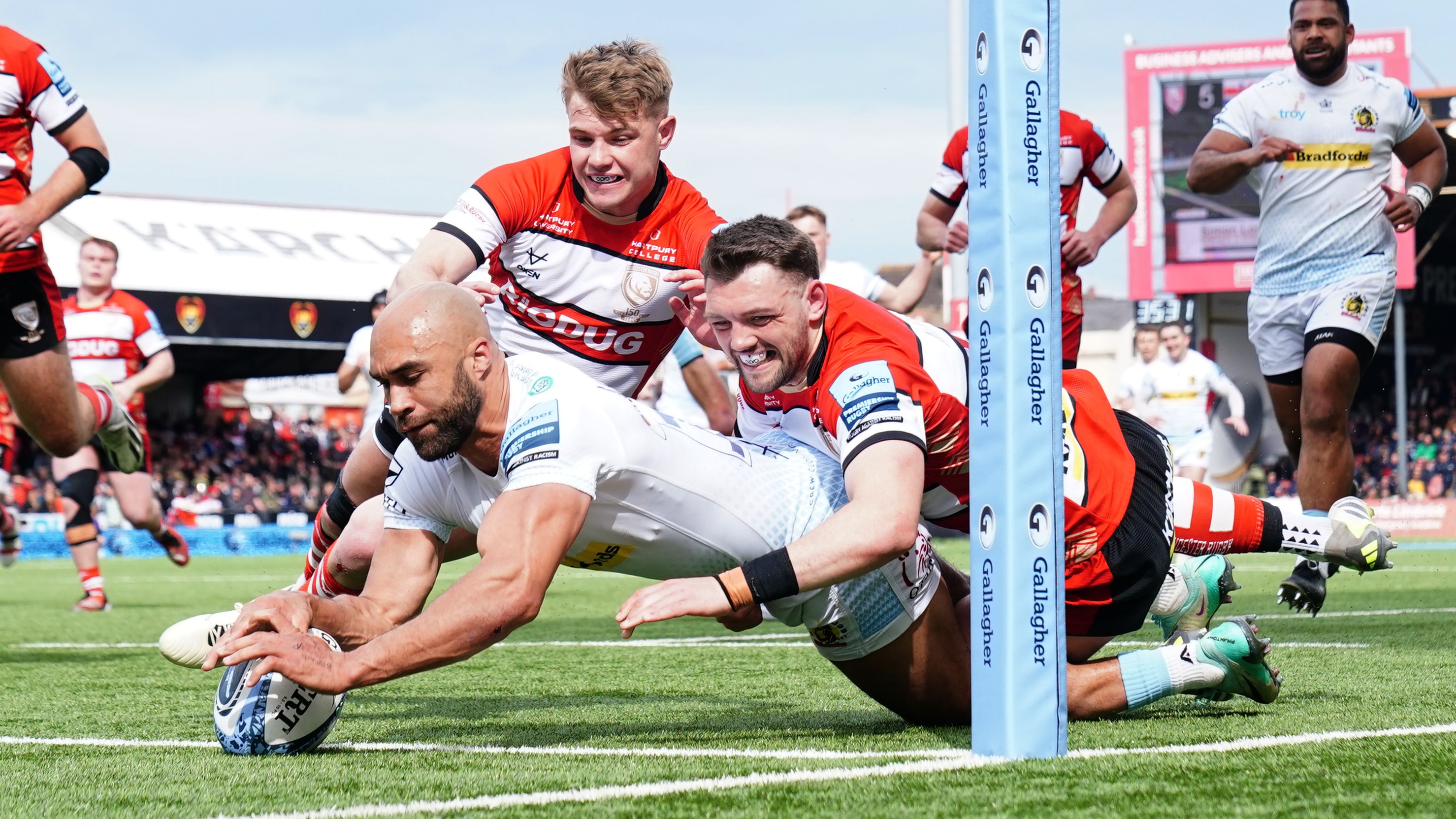 Woodburn dives in at the corner for Exeter’s third try