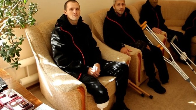 Convicted Russian murderer who lost leg fighting in Ukraine is pardoned