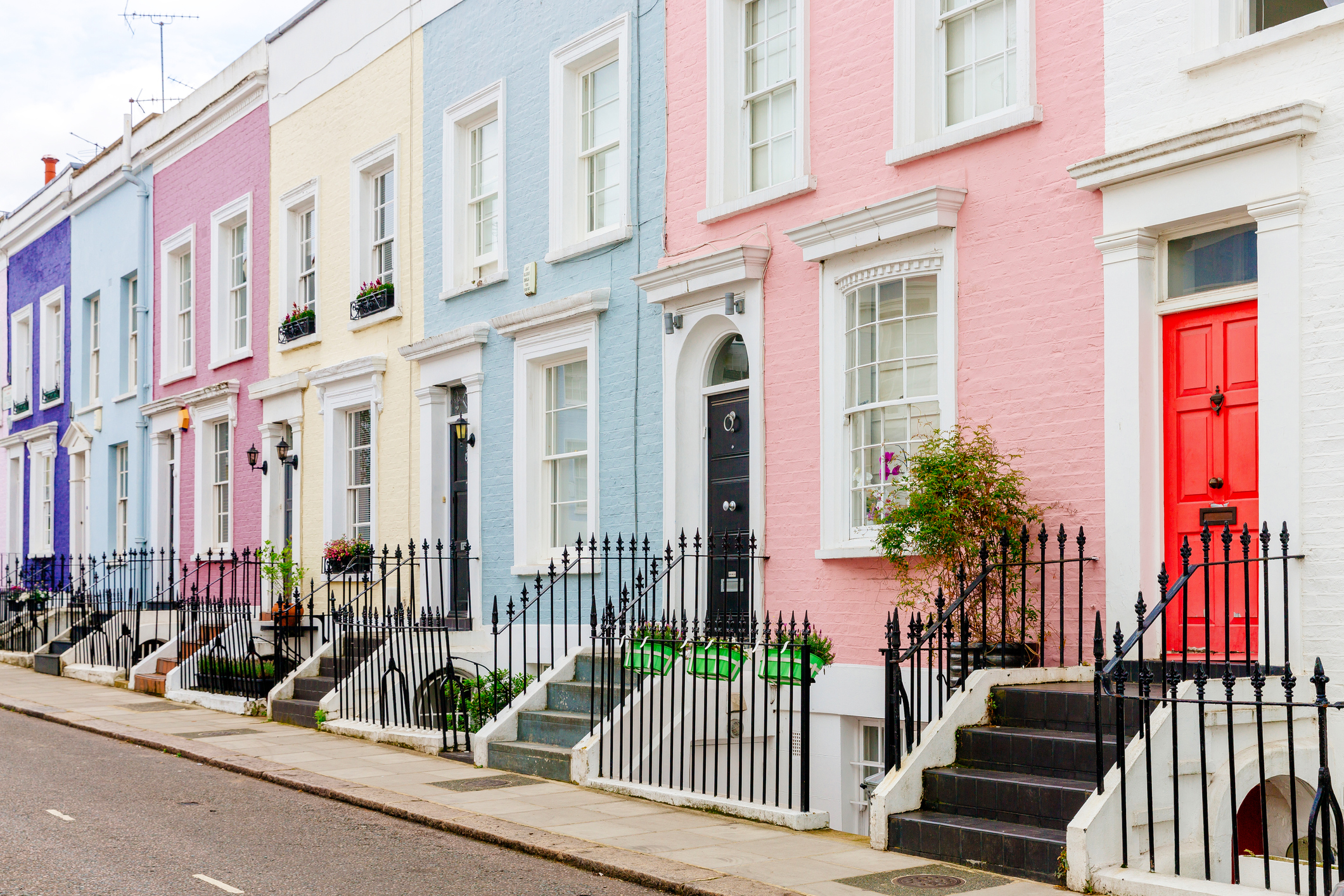 If you are thinking of venturing into property investment, follow these top tips for beginners
