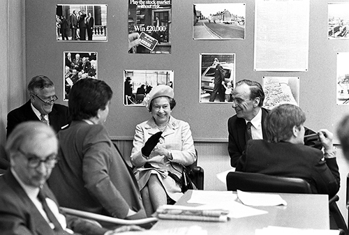 Queen Elizabeth II sat with Rupert Murdoch in a Times office room
